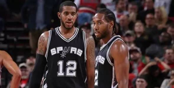 足以压垮小 足以压垮小