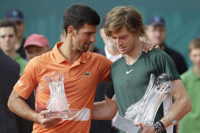 过去两年 过去两年