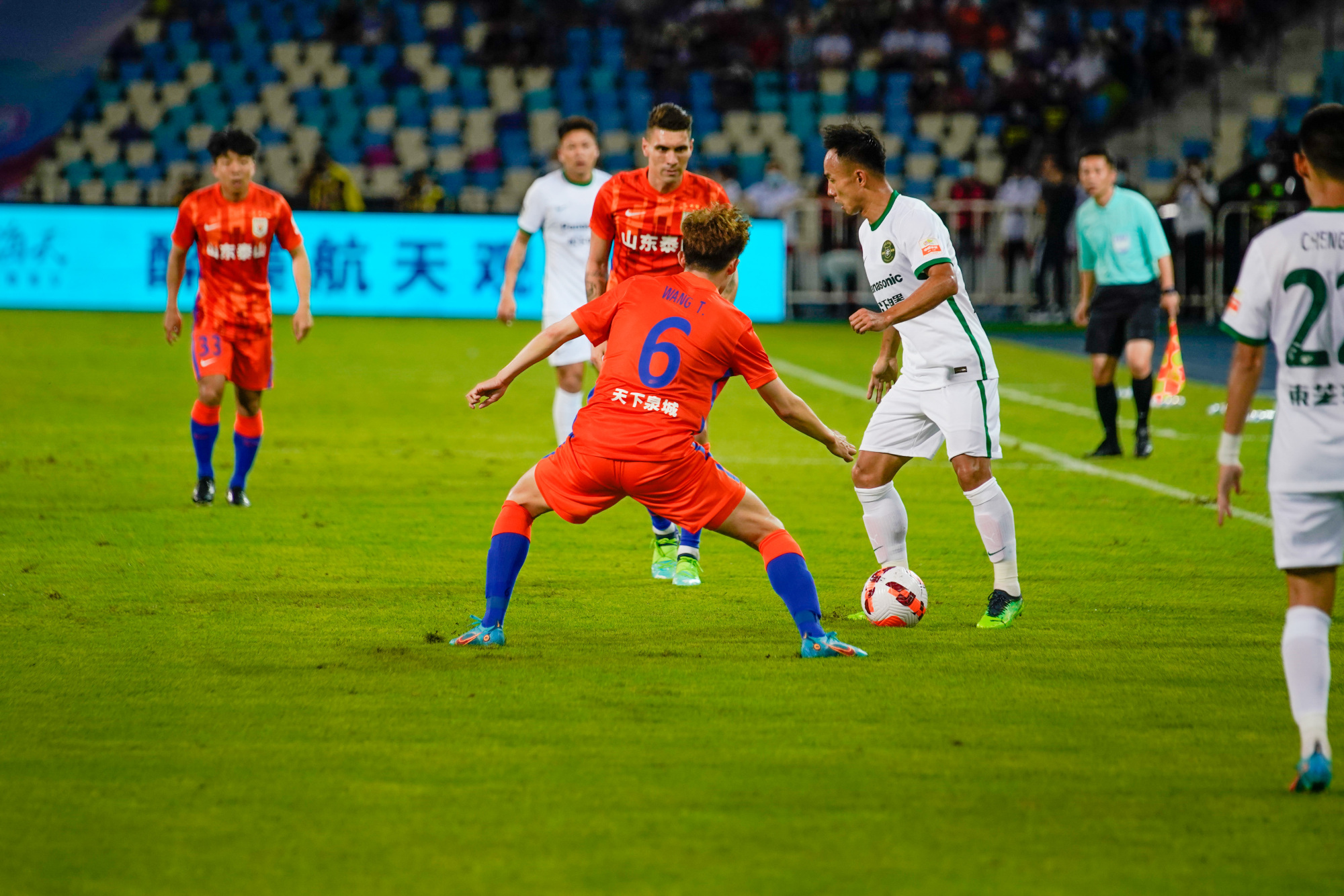 球6助